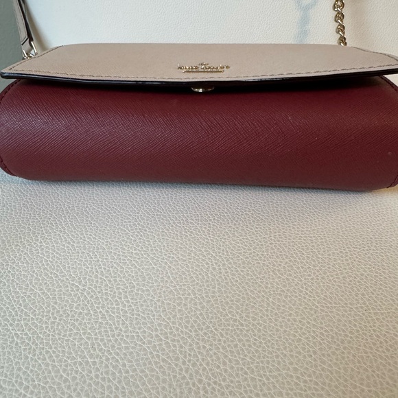 Kate Spade Crossbody in very good preloved condition. - Picture 3 of 7